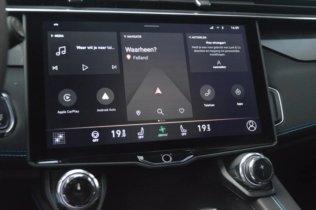 Lynk & Co 01 Hybrid - foto 14