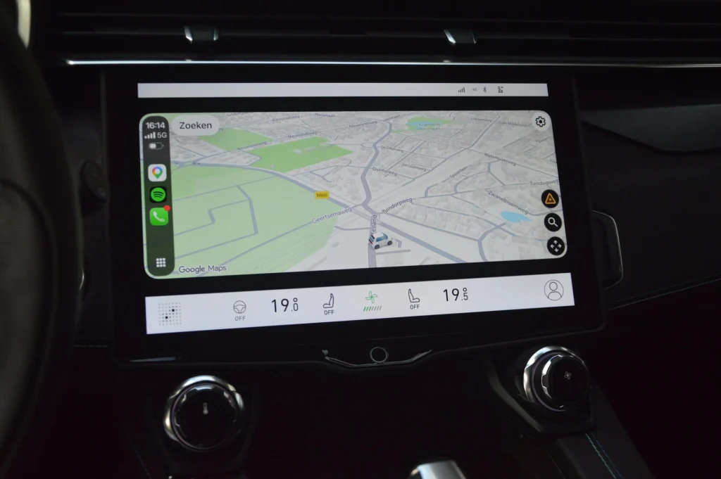 Lynk & Co 01 Hybrid - foto 16